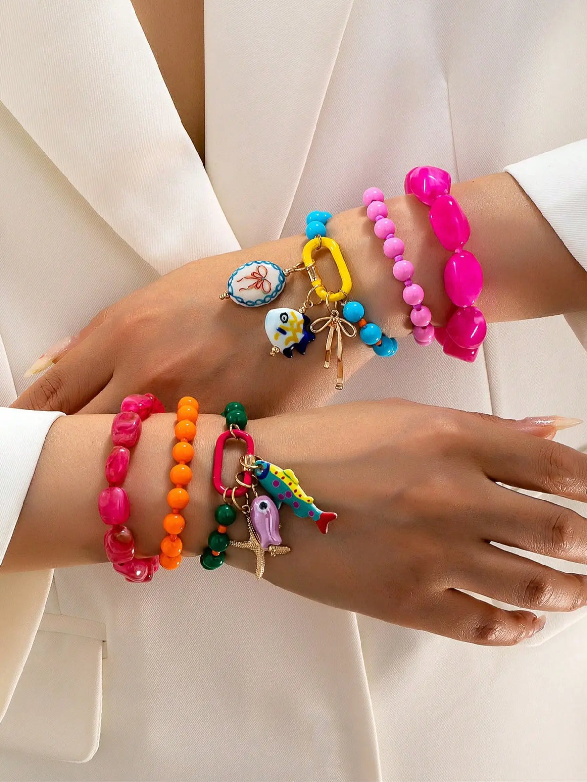 6Pcs Y2K Summer Ocean Fish Charm Beaded Stackable Fashionable Bracelet, Multicolor Resin Beads Bracelets Stacking, Stacked Design Bracelets, Dopamine Funky Bracelets for Women, Matching Bracelets Beaded Bracelet Set