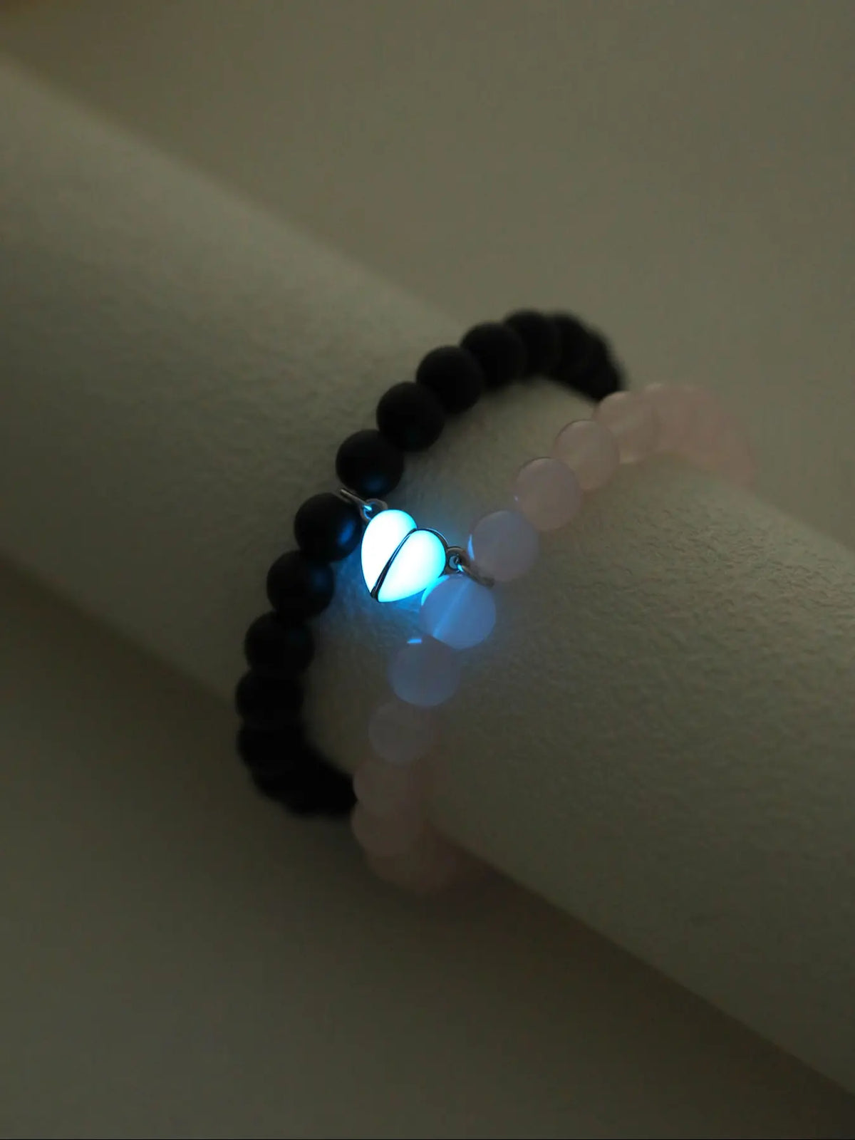 2 Piece Glow-In-The-Dark Heart Magnetic Elastic Beaded Bracelets, Simple Versatile Couple Matching Bangles, Bracelet Sets for Couples, Valentine's Day Romantic Gift, Valentines Day Jewelry, Glass Bead Bracelet