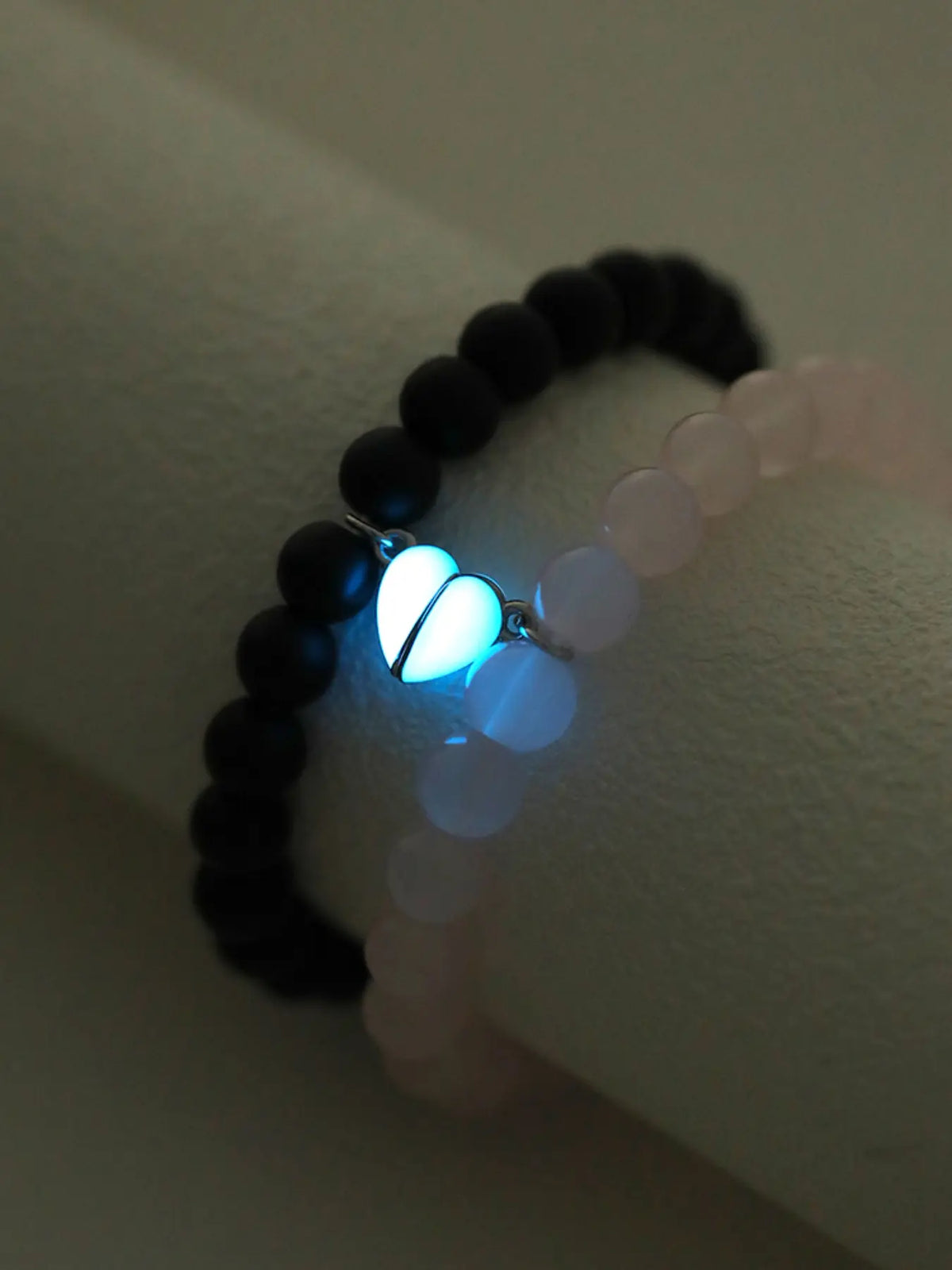2 Piece Glow-In-The-Dark Heart Magnetic Elastic Beaded Bracelets, Simple Versatile Couple Matching Bangles, Bracelet Sets for Couples, Valentine's Day Romantic Gift, Valentines Day Jewelry, Glass Bead Bracelet