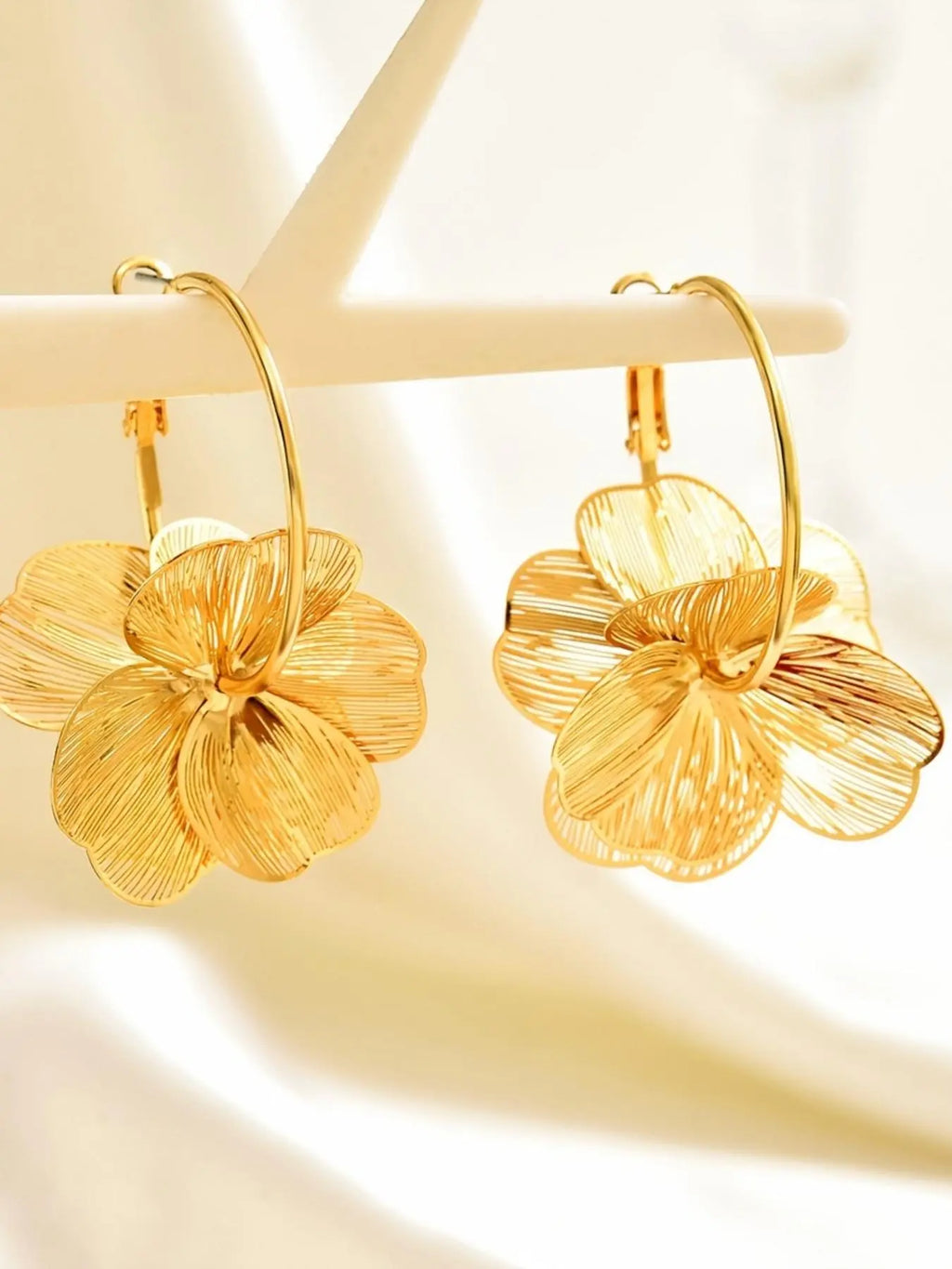 Hollow Out Flower Design Dangle Earrings, Lightweight Earrings, Fashionable Jewelry for Women, Trendy Versatile & Exquisite Jewelry, Ideal Birthday Gift, Dainty Fashion Jewelry, Fashionable Jewelry Accessories