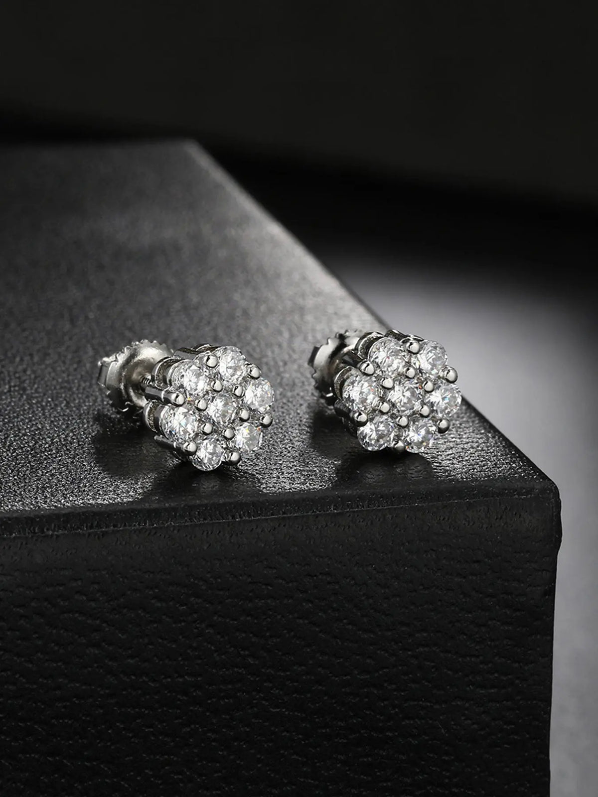 New Flower Earrings Copper Material Full Rhinestone Hip Hop Earrings, Trendy Street Fashion Jewelry for Men and Women, Casual Style