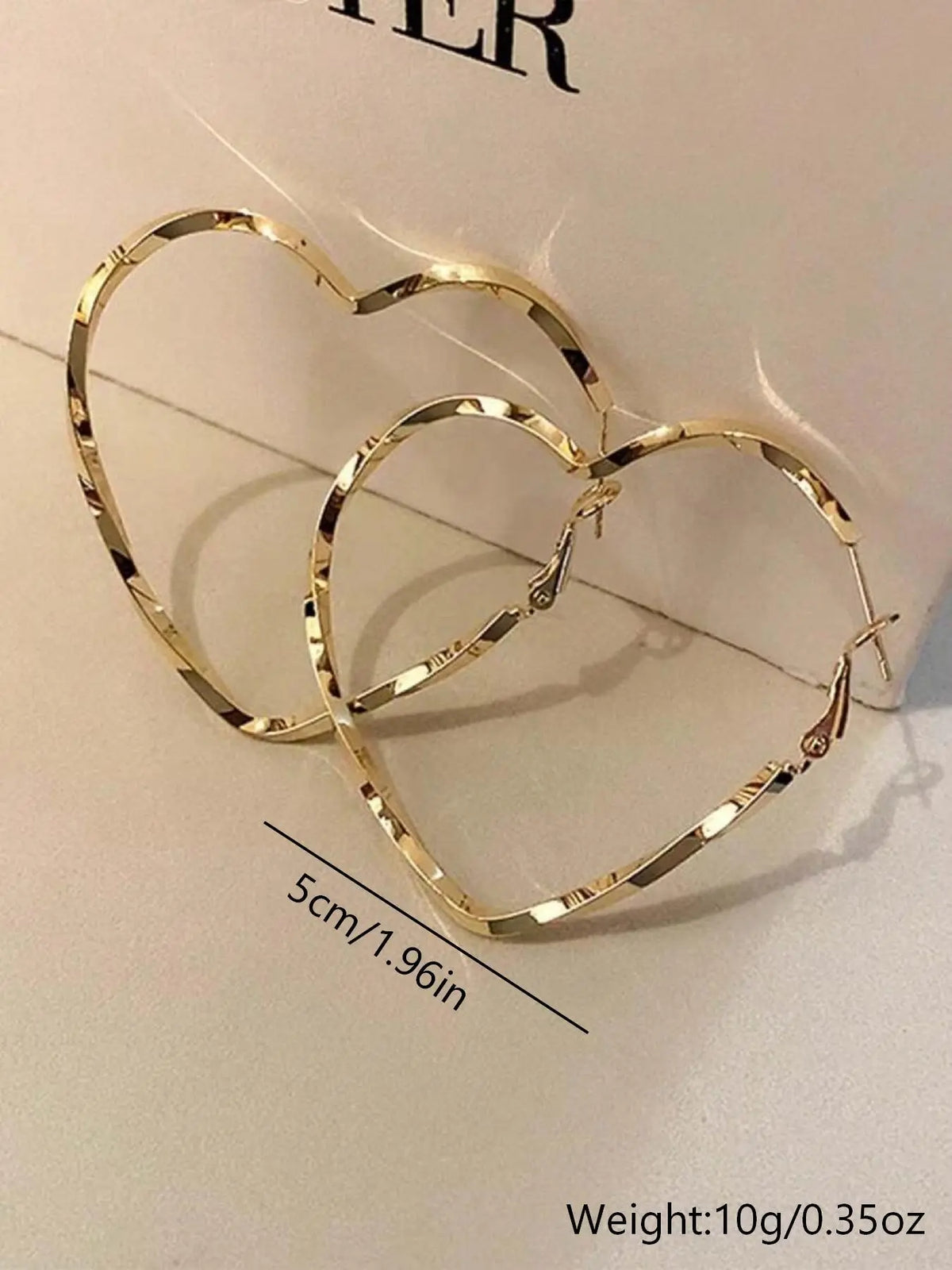 Oversized Heart Hoop Earrings for Women, Trendy Metallic Twisted Earring, Party Jewelry, Fashion Jewelry Party, Fashionable Earrings, Fashion Accessories