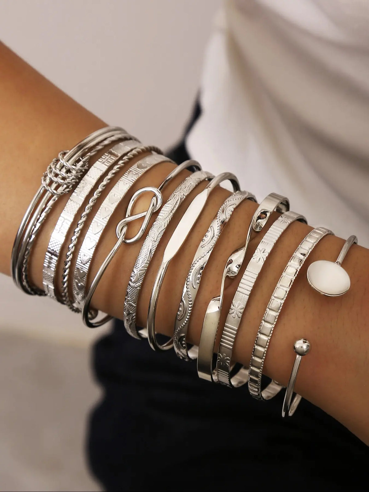 Heart Geometric Pattern Metal Stackable Bracelet Set 12 Pieces, Fashionable Bangles, Stylish Jewelry Collection, Matching Heart Bracelets, Perfect Gift for Women & Girls, Heart Cuff Bracelet