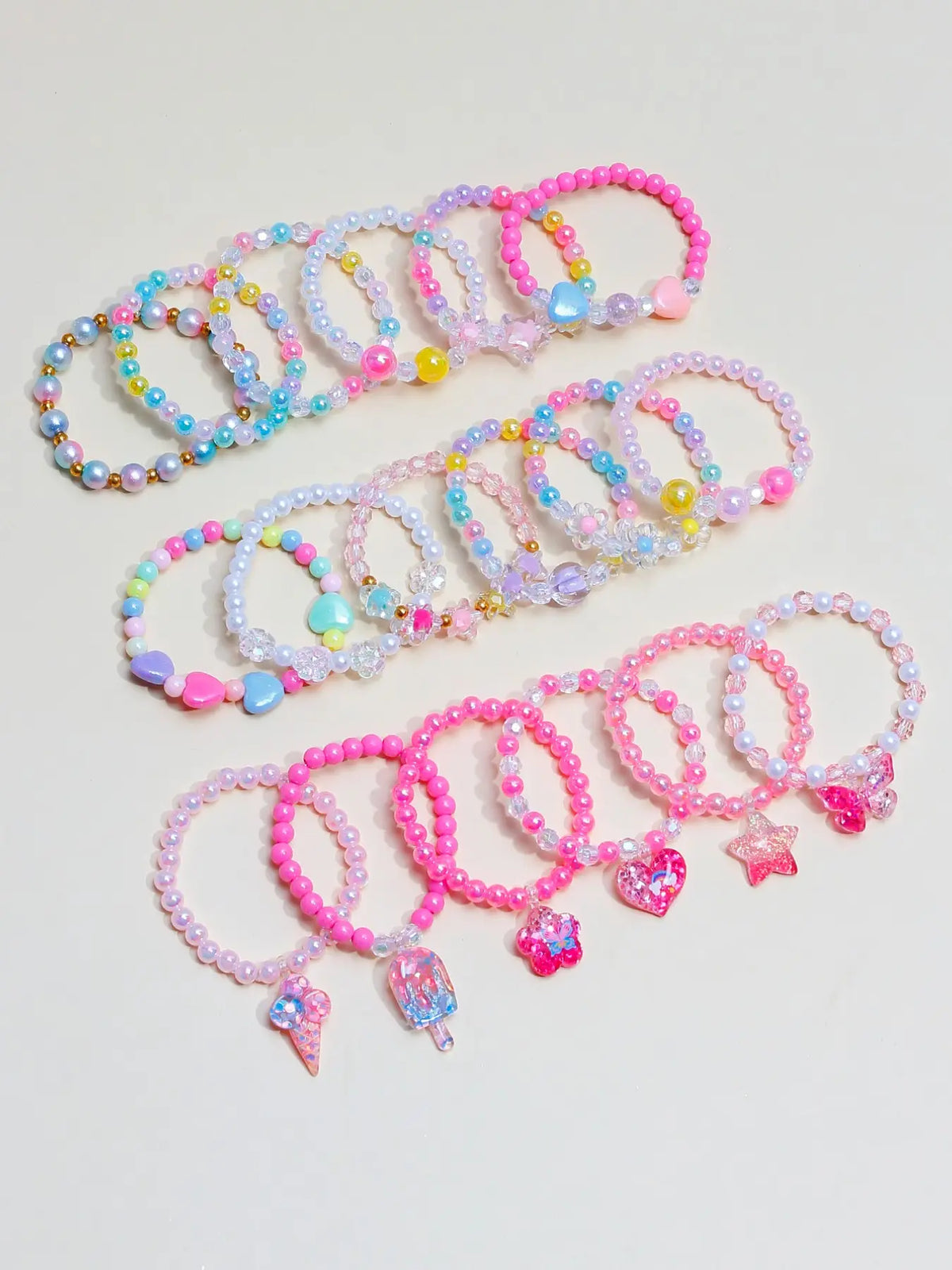18pcs Acrylic Beaded Bangle Bracelet Set, Resin Star Butterfly Heart Pendants, Party Gift Jewelry for Girls, Cute Jewelry, All Seasons Wear, Random Colors, Bracelets Stacking, Beaded Bracelet Sets