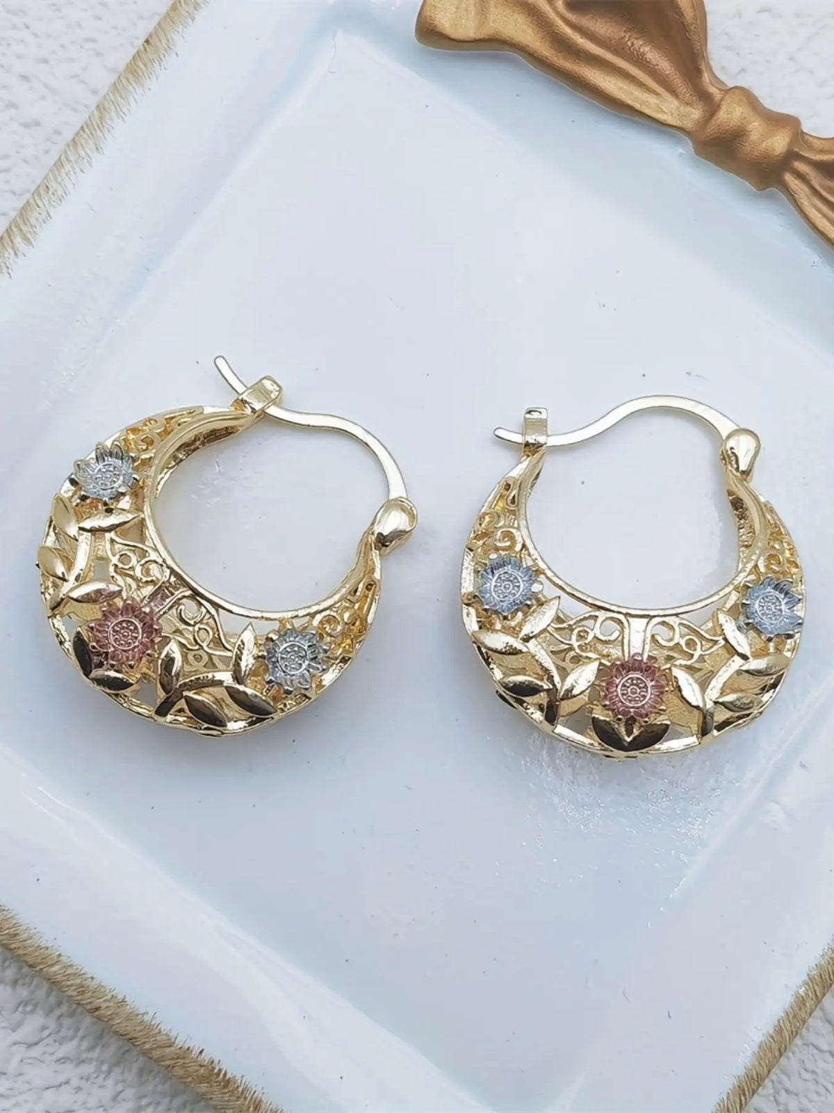 Vintage Hollow-Out Design Earrings for Women, Trendy Versatile & Exquisite Jewelry for Birthday Gift, Flower Earrings, Hoop-Shape Earrings, Ear Hoops