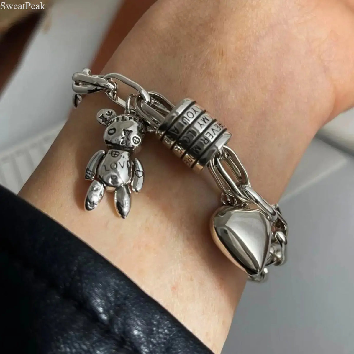 Women's Heart Charm Bracelet Non Tarnish Stainless Steel Dainty Stackable Bracelet Minimalist Fashion Jewelry Birthday Anniversary Gift for Her Daily Wear