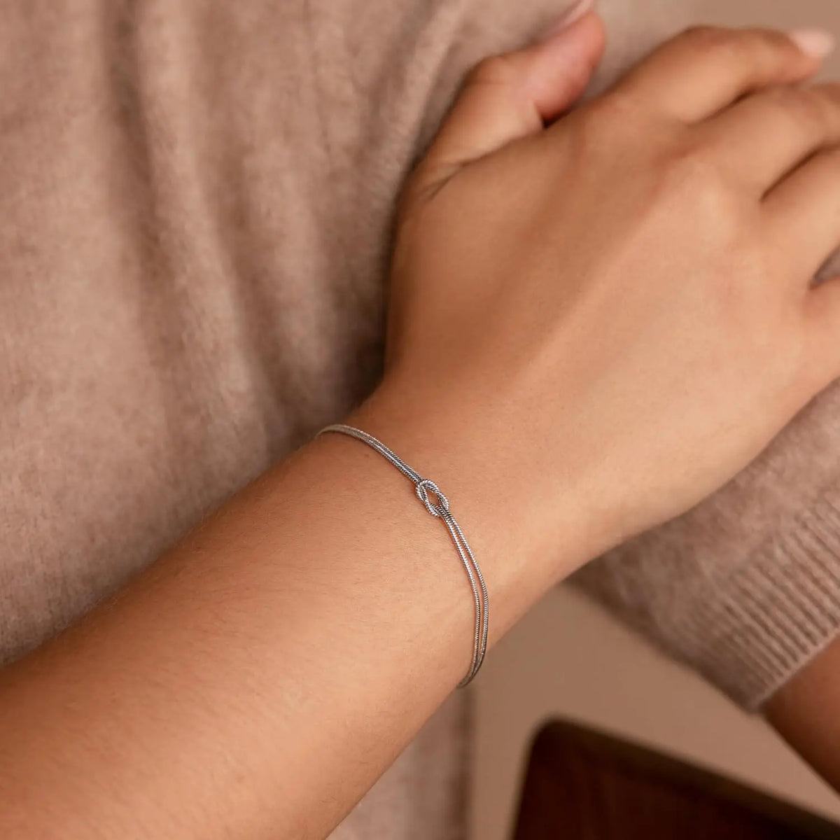 2pcs/set Love Knot Matching Bracelets for Couples - Matching BF and GF, Friendship-Themed Bracelets & Bangles, Men's Jewelry, Intimate Couple Gifts, GF Gift for Valentines Day, His And Hers,sohochic