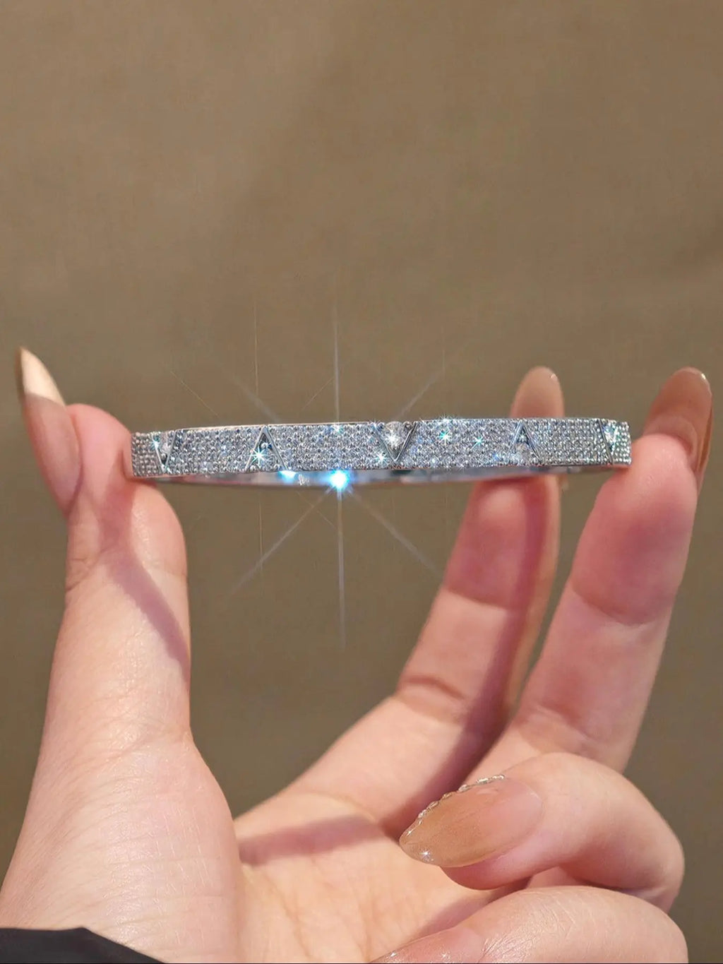 Elegant Rhinestone Zircon Bracelet for Women, Fashionable Jewelry, Casual Floral Design, Perfect for Daily Wear and Parties, Ideal Gift Choice