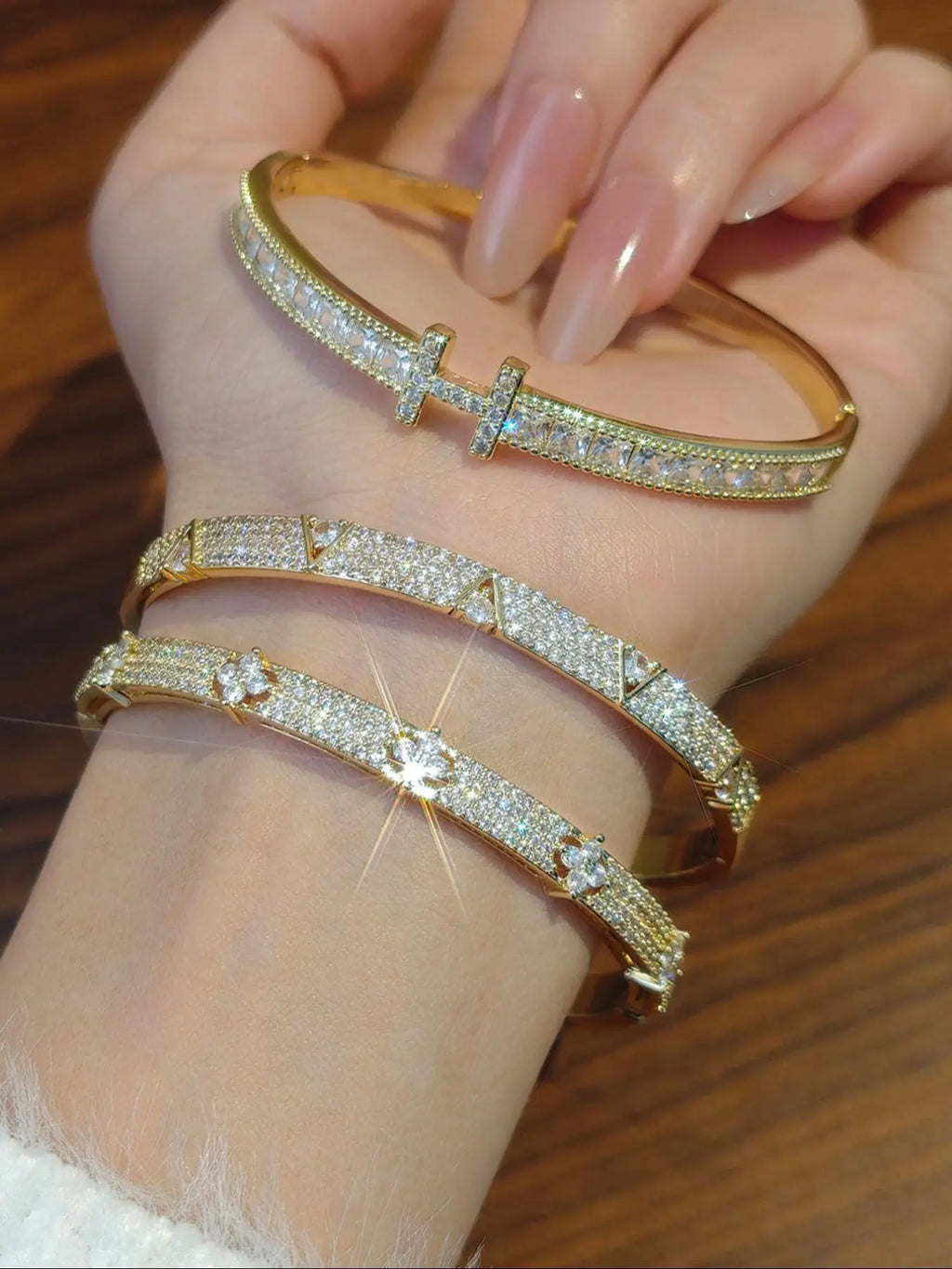 Elegant Rhinestone Zircon Bracelet for Women, Fashionable Jewelry, Casual Floral Design, Perfect for Daily Wear and Parties, Ideal Gift Choice