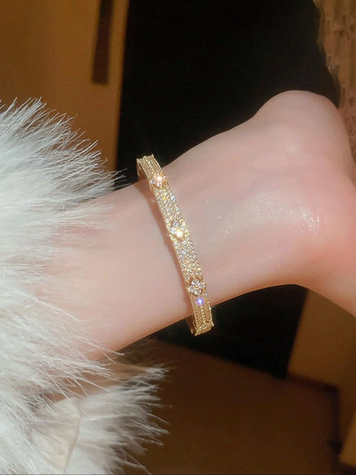 Elegant Rhinestone Zircon Bracelet for Women, Fashionable Jewelry, Casual Floral Design, Perfect for Daily Wear and Parties, Ideal Gift Choice