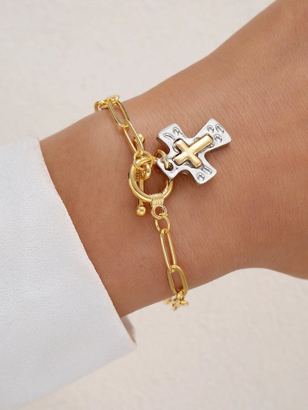 Women's Retro Cross Bracelet with Pendant, Flat Chain, OT Buckle, Two-Color Hammered Pendant, Niche Hand Jewelry, Daily Wear Accessory