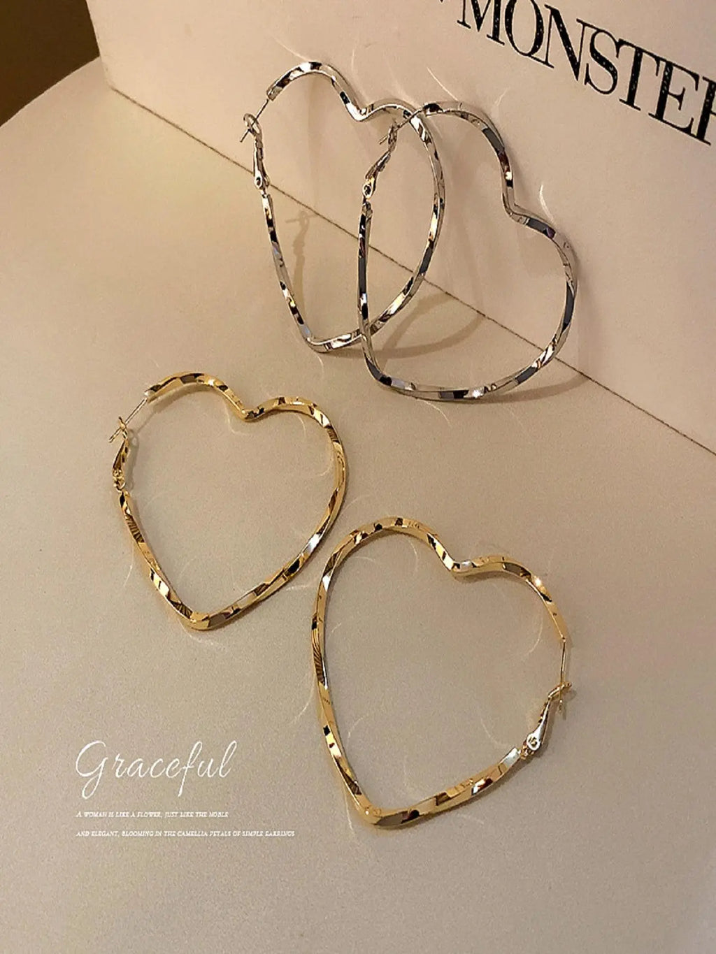 Oversized Heart Hoop Earrings for Women, Trendy Metallic Twisted Earring, Party Jewelry, Fashion Jewelry Party, Fashionable Earrings, Fashion Accessories