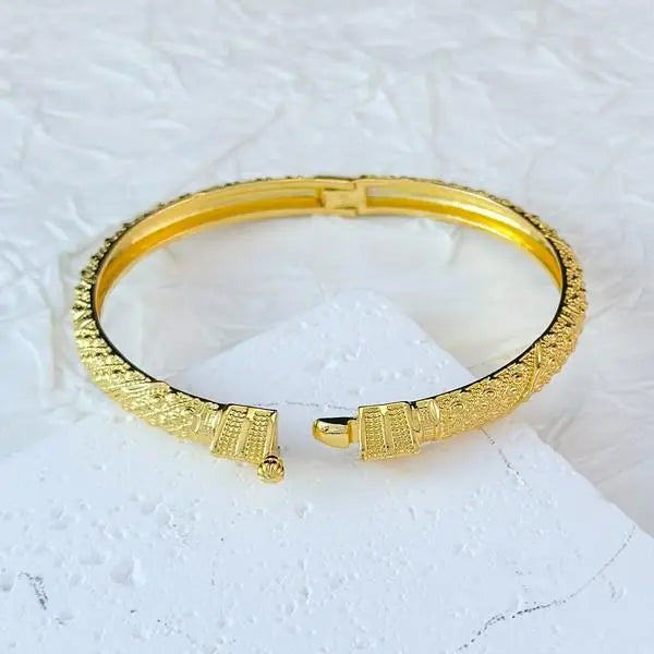 4pcs-Women's Elegant Hollow Out Design Bangle,Exguisite Trendv Bangle,Fashionable Jewelryfor Women & Girls for Daily & Party Decoration Adjustable Promise Ring with Heart Box