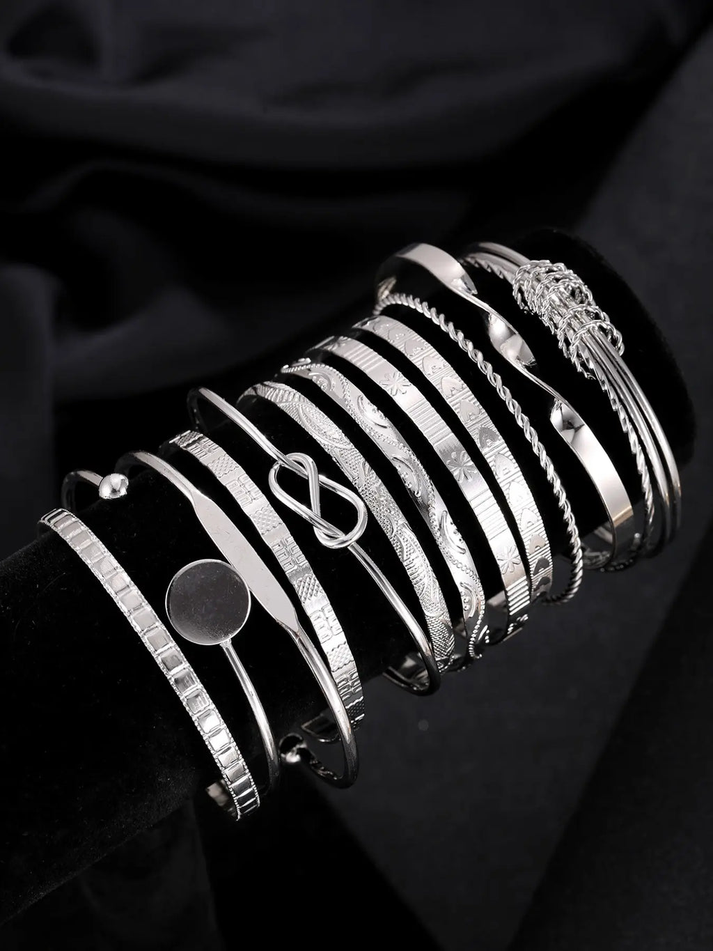Heart Geometric Pattern Metal Stackable Bracelet Set 12 Pieces, Fashionable Bangles, Stylish Jewelry Collection, Matching Heart Bracelets, Perfect Gift for Women & Girls, Heart Cuff Bracelet