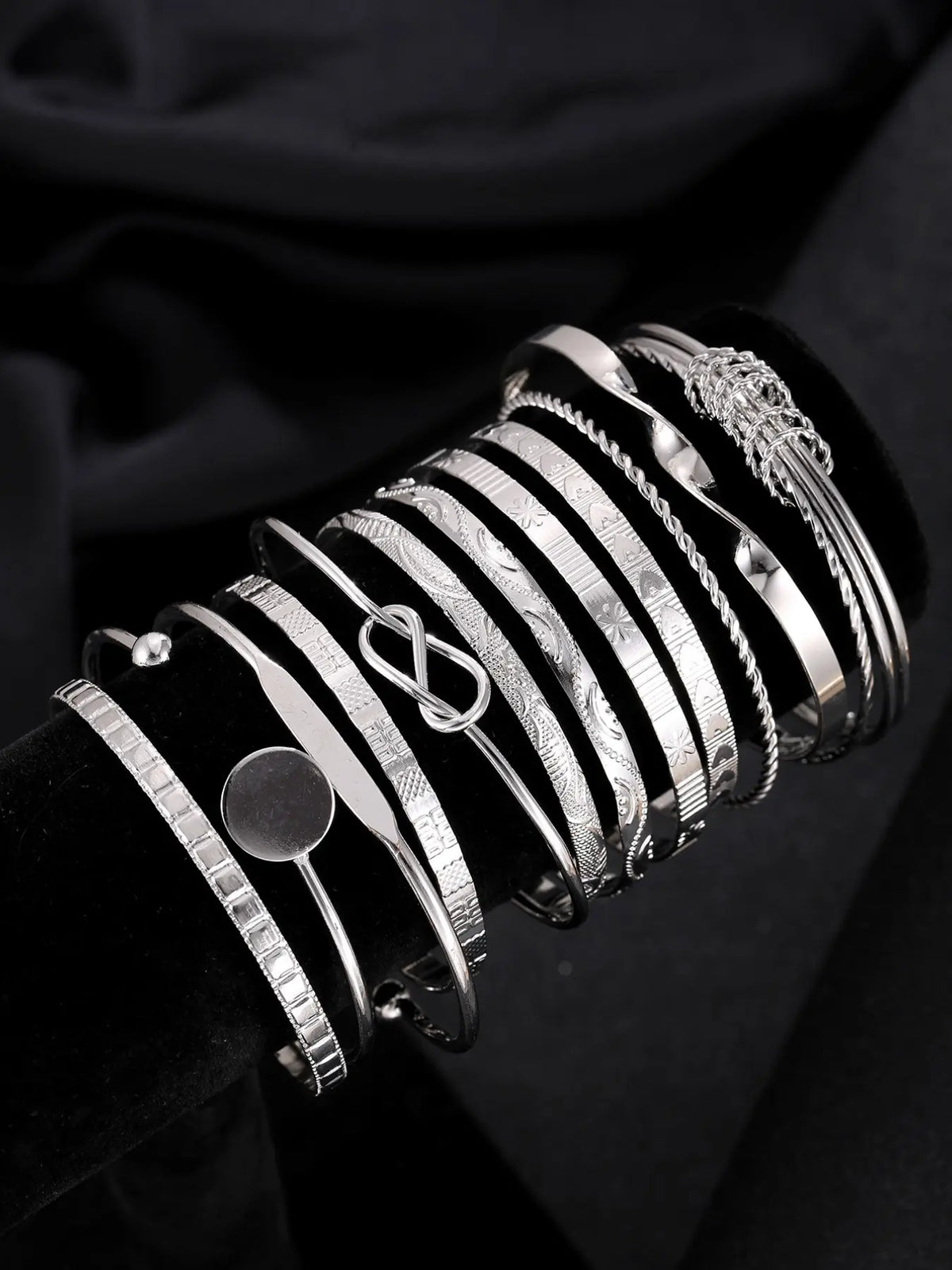 Heart Geometric Pattern Metal Stackable Bracelet Set 12 Pieces, Fashionable Bangles, Stylish Jewelry Collection, Matching Heart Bracelets, Perfect Gift for Women & Girls, Heart Cuff Bracelet