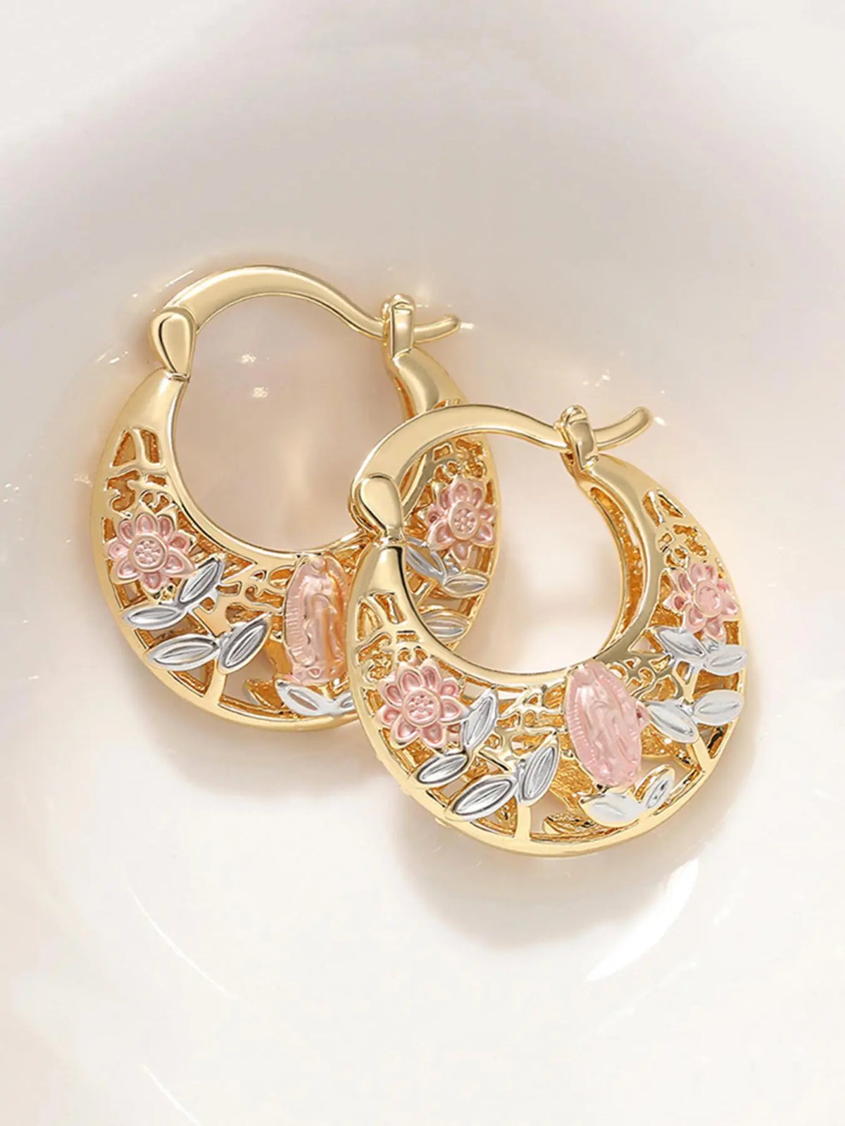 Mexican-style sunflower pattern gold-coloured hollow hoop earrings, hoop shape earrings, elegant party earrings, the perfect anniversary gift for mothers and couples, earrings jewelry