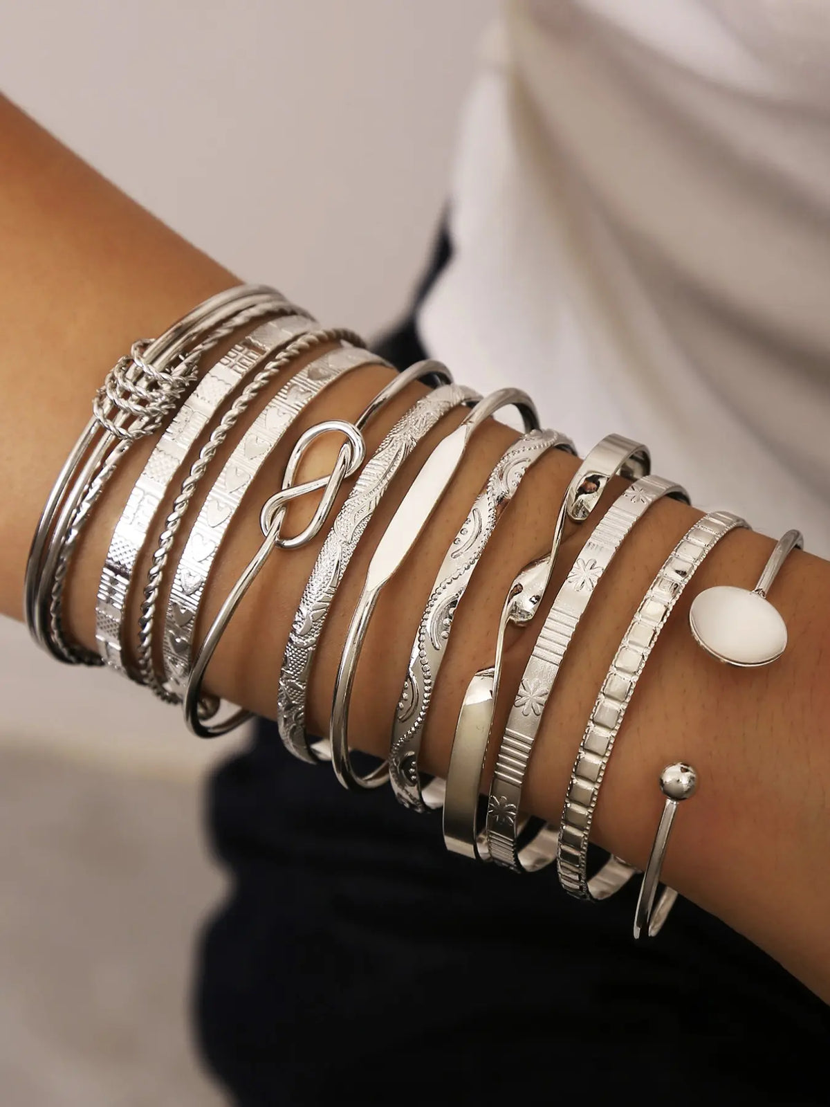 Heart Geometric Pattern Metal Stackable Bracelet Set 12 Pieces, Fashionable Bangles, Stylish Jewelry Collection, Matching Heart Bracelets, Perfect Gift for Women & Girls, Heart Cuff Bracelet