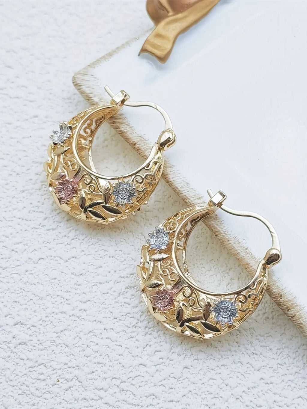 Vintage Hollow-Out Design Earrings for Women, Trendy Versatile & Exquisite Jewelry for Birthday Gift, Flower Earrings, Hoop-Shape Earrings, Ear Hoops