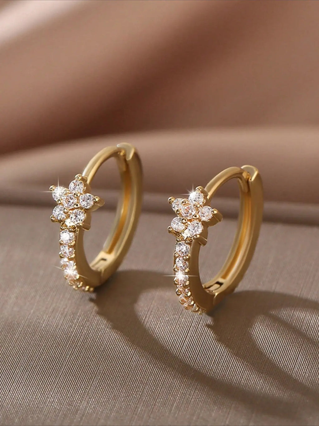Elegant Exquisite Gorgeous Cute Five-pointed Star Flower Cubic Zirconia Zircon Inlaid Trendy Earrings for Woman Daily Vacation Music Festival Anniversary Gift Couple's Gift，Gift for Her With Zirconia