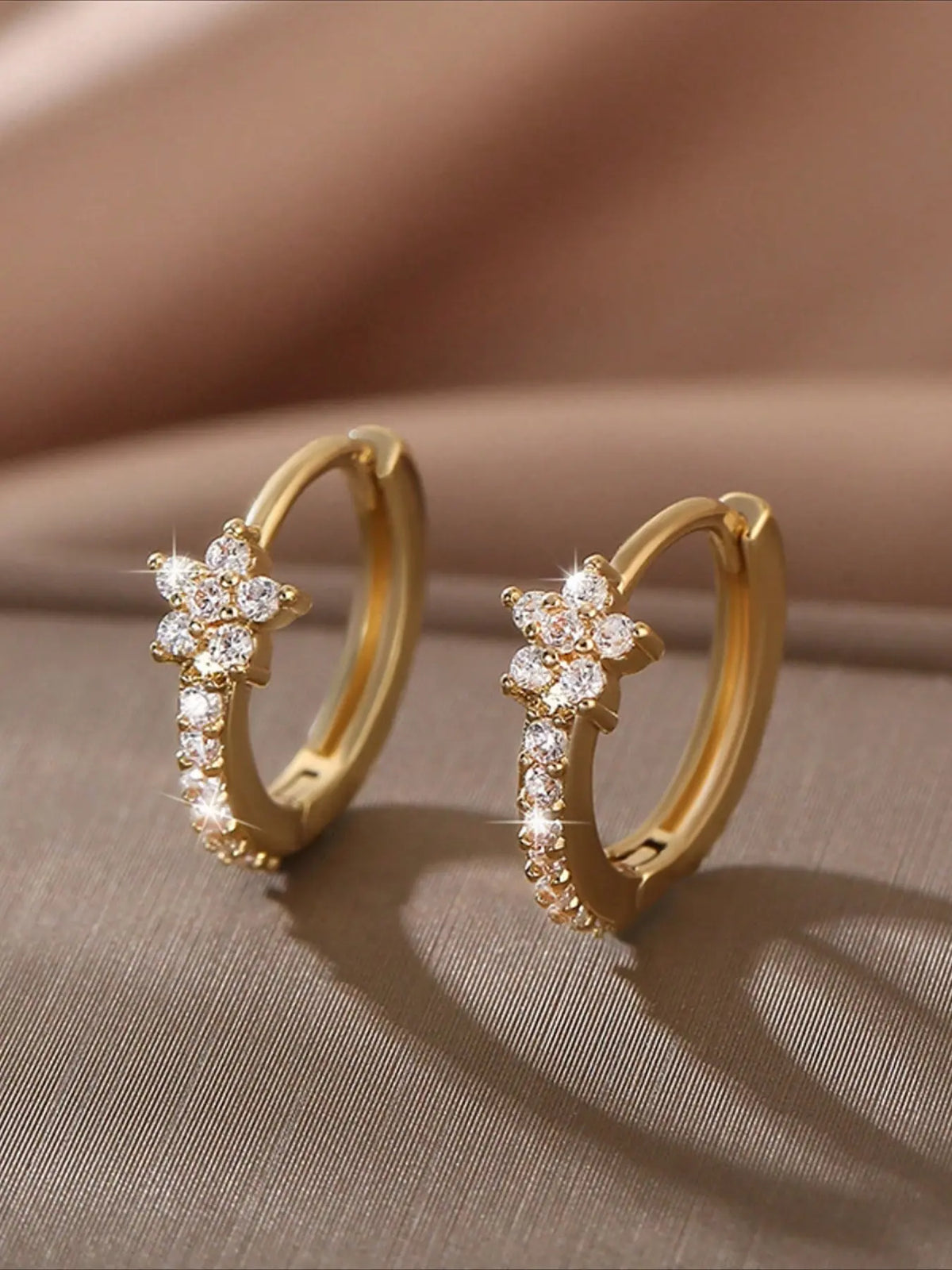 Elegant Exquisite Gorgeous Cute Five-pointed Star Flower Cubic Zirconia Zircon Inlaid Trendy Earrings for Woman Daily Vacation Music Festival Anniversary Gift Couple's Gift，Gift for Her With Zirconia