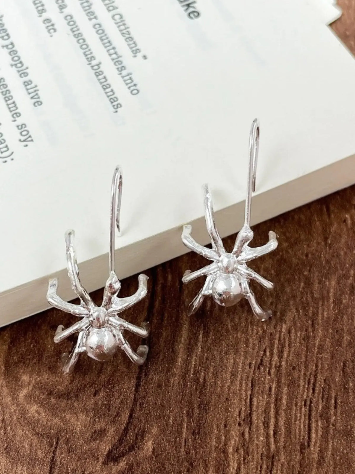 Unique High-end Handcrafted Silvery/golden Spider-shaped Earrings, Fashionable and Unique Women's Earrings, Women's Gift.halloween jewelry Gift for her