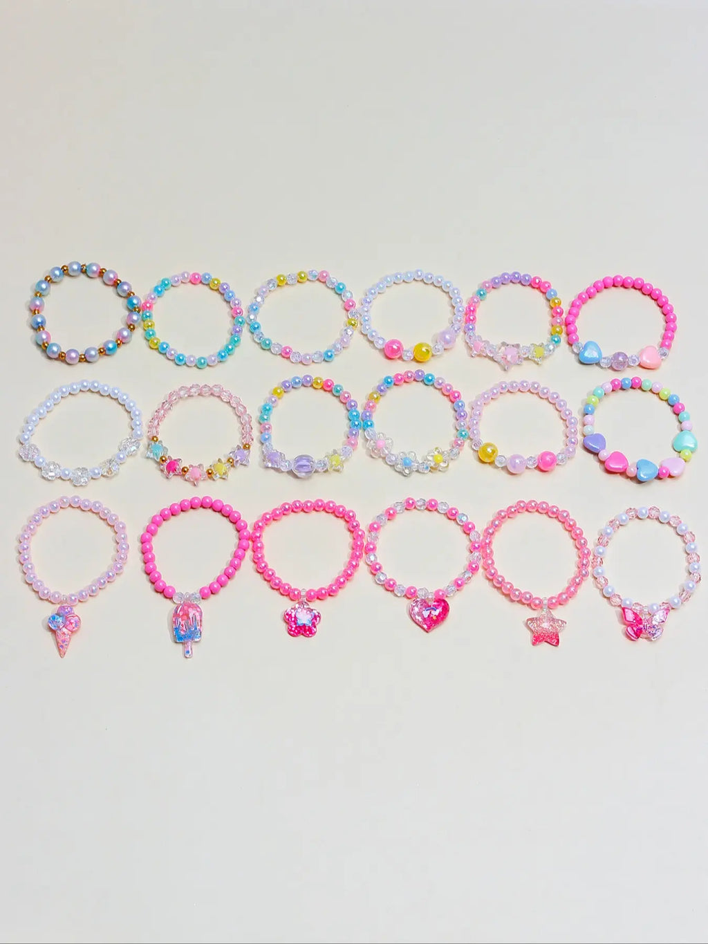 18pcs Acrylic Beaded Bangle Bracelet Set, Resin Star Butterfly Heart Pendants, Party Gift Jewelry for Girls, Cute Jewelry, All Seasons Wear, Random Colors, Bracelets Stacking, Beaded Bracelet Sets