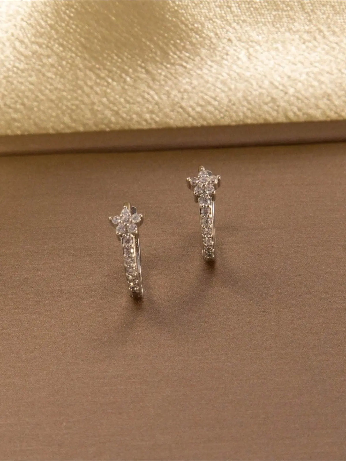 Elegant Exquisite Gorgeous Cute Five-pointed Star Flower Cubic Zirconia Zircon Inlaid Trendy Earrings for Woman Daily Vacation Music Festival Anniversary Gift Couple's Gift，Gift for Her With Zirconia