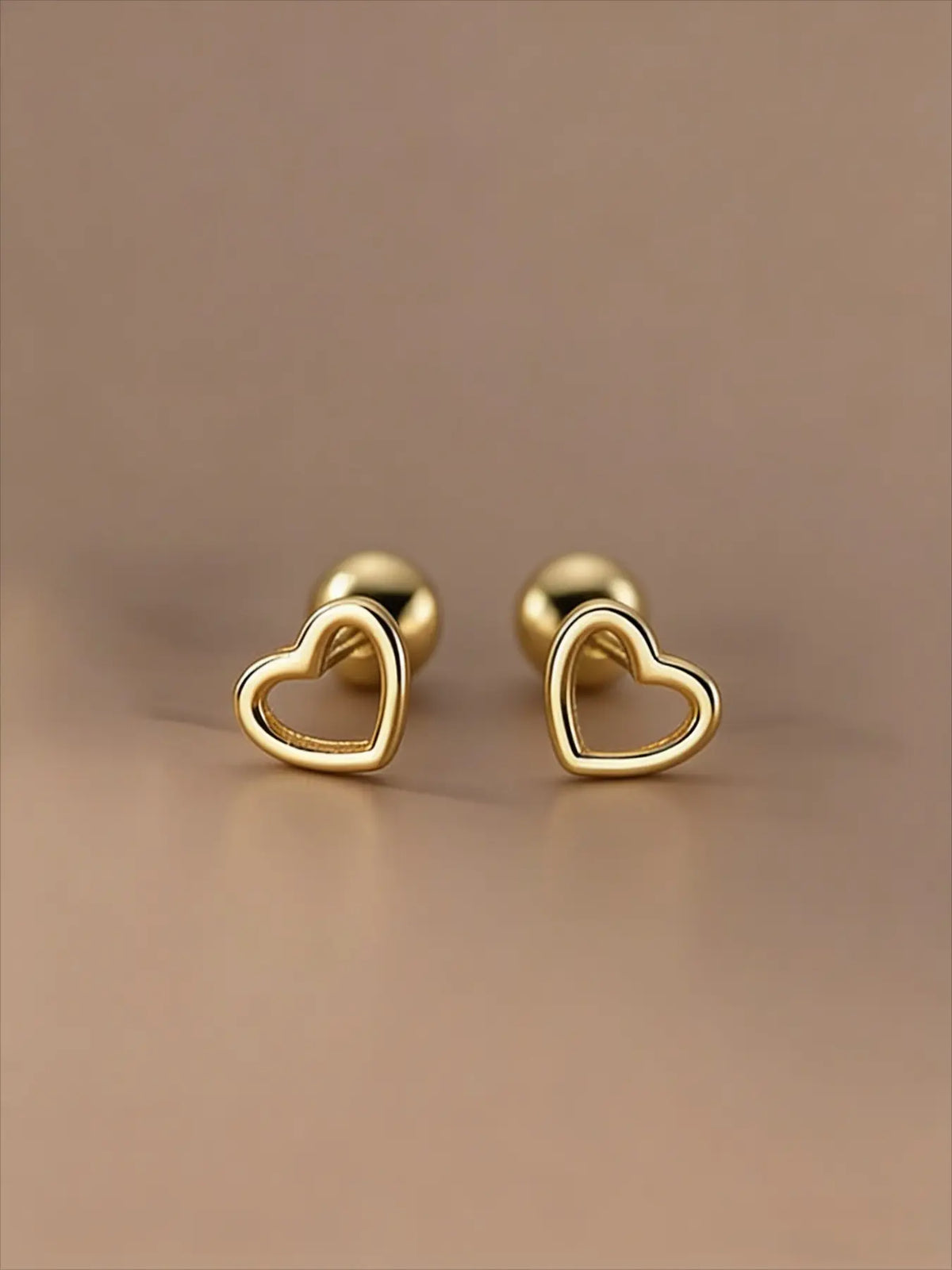 Elegant Heart-Shaped Earrings for Women, Minimalist Design, Perfect for Daily Wear, Office Style, Versatile Jewelry Accessory