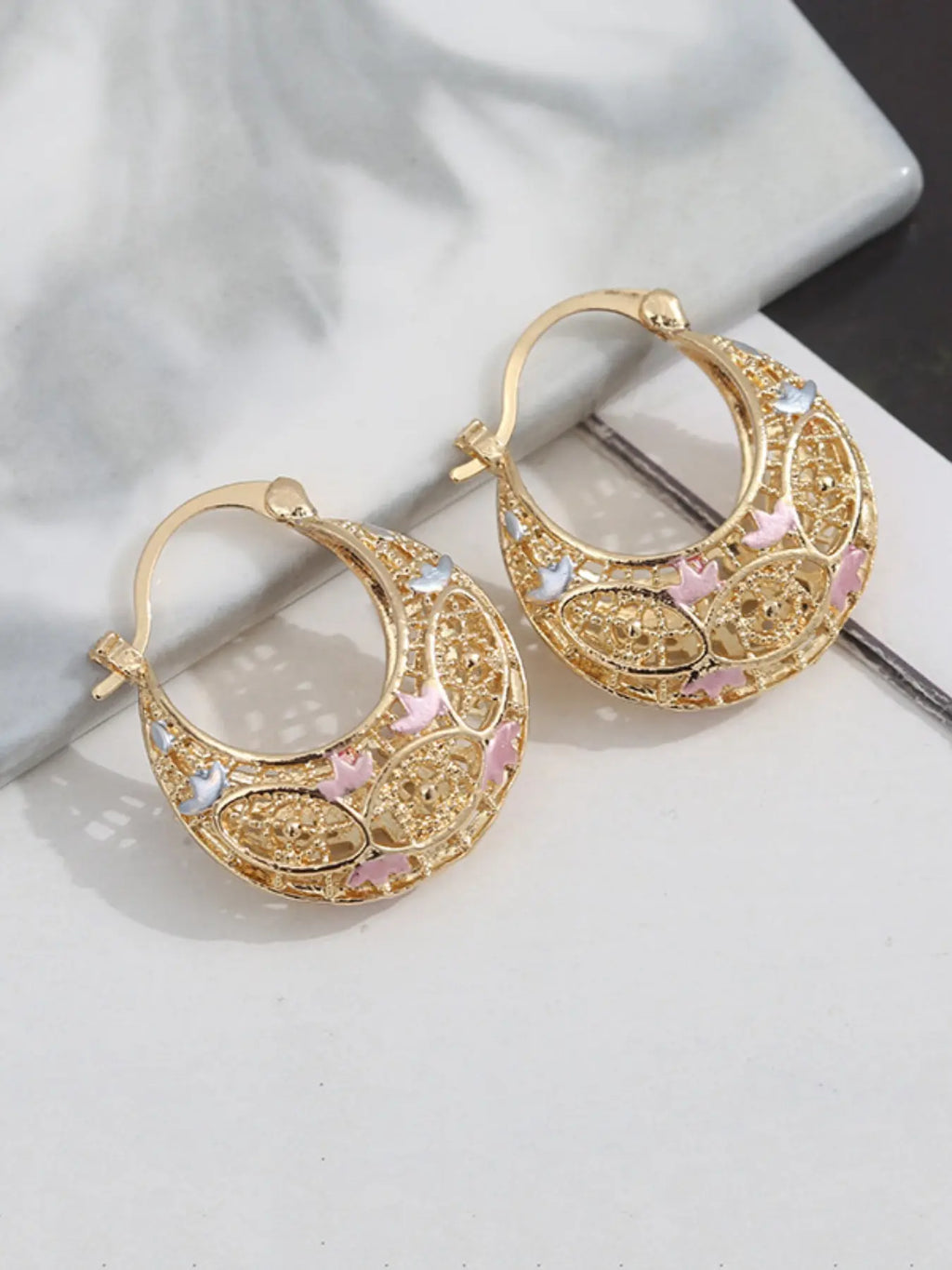 Mexican-style sunflower pattern gold-coloured hollow hoop earrings, hoop shape earrings, elegant party earrings, the perfect anniversary gift for mothers and couples, earrings jewelry