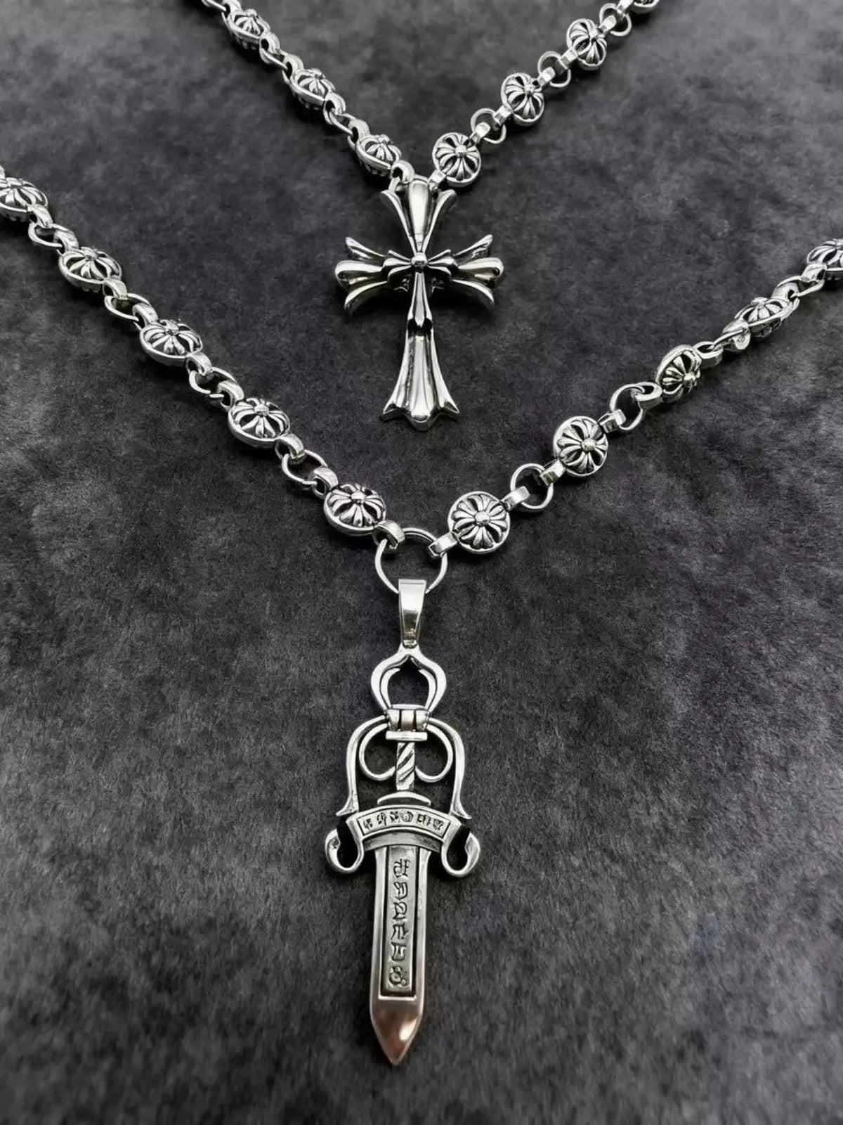 2-Piece Set Retro Unisex Gothic Layered Cross Necklace, Punk Sword Pendant, Ideal Gift for Men and Women, All-Season Accessory, Grunge Cross Necklace, Alloy Necklace, Cross Chain Design