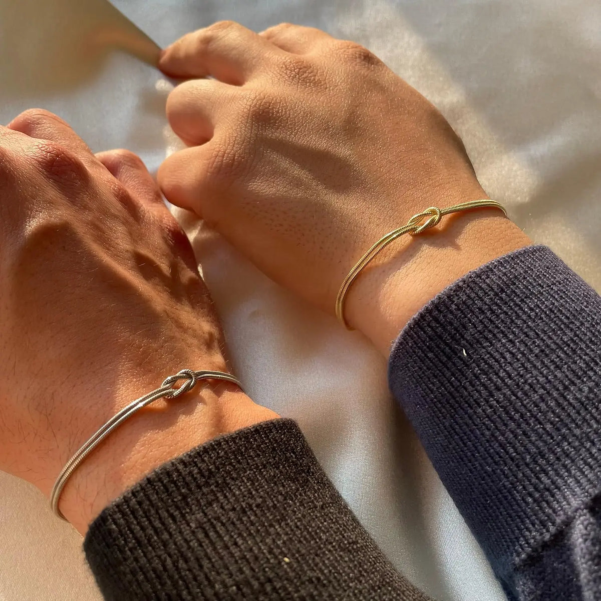 2pcs/set Love Knot Matching Bracelets for Couples - Matching BF and GF, Friendship-Themed Bracelets & Bangles, Men's Jewelry, Intimate Couple Gifts, GF Gift for Valentines Day, His And Hers,sohochic