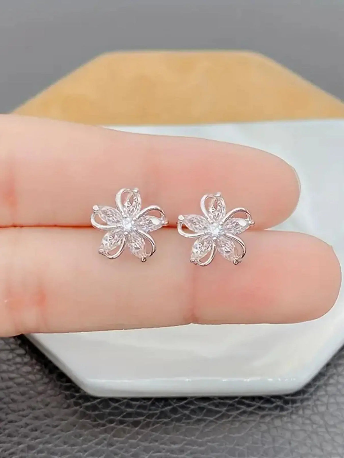 Cute Flower Design Rhinestone Studs Earrings, Artificial Zircon Decor Stud Earrings, Trendy All-match & Exquisite Ear Piercing Jewelry